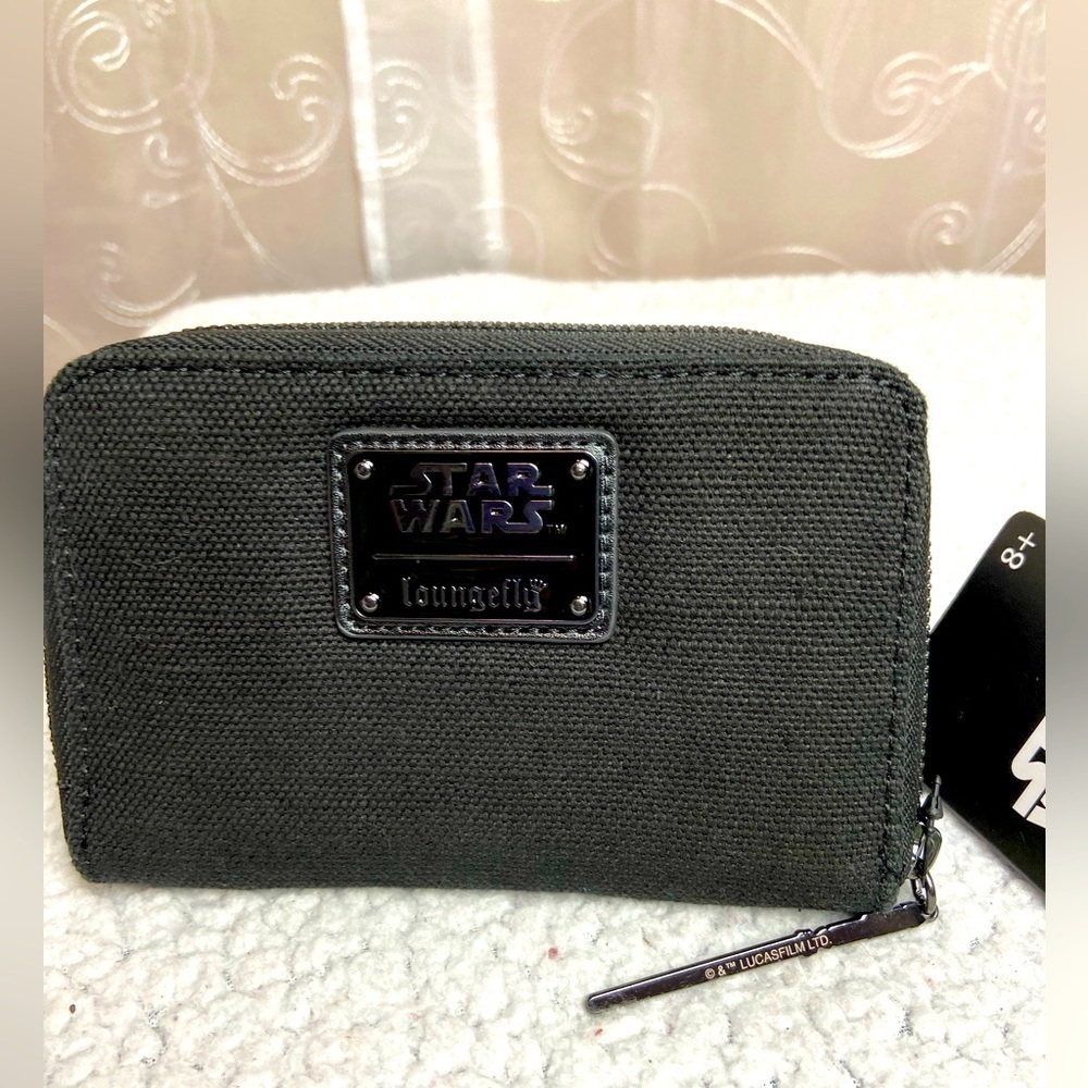 Disney Starwars Zip Around Loungefly Wallet, NWT